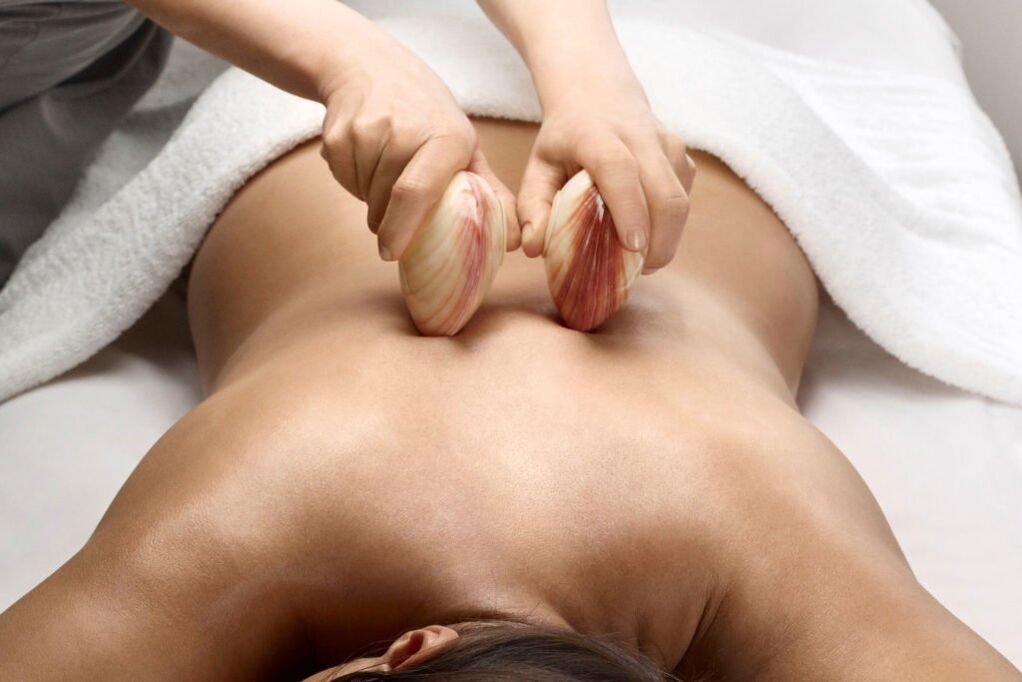 Une méthode pour soulager la douleur liée à l'ostéochondrose est le massage